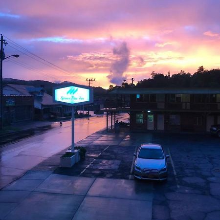 Spruce Pine Inn מראה חיצוני תמונה